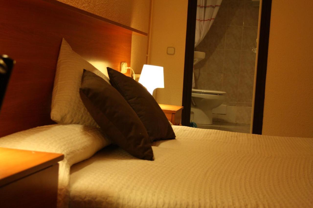 Pension Colmenero Barcelona Room photo
