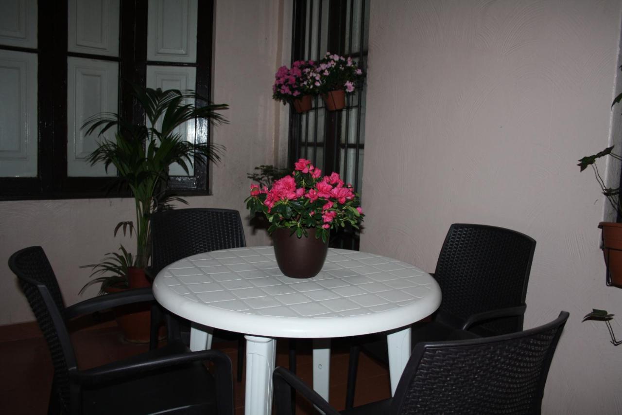 Pension Colmenero Barcelona Exterior photo