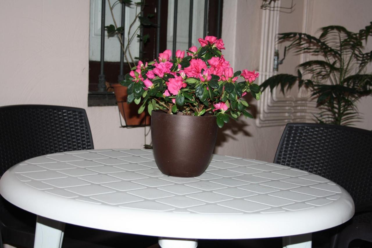 Pension Colmenero Barcelona Exterior photo