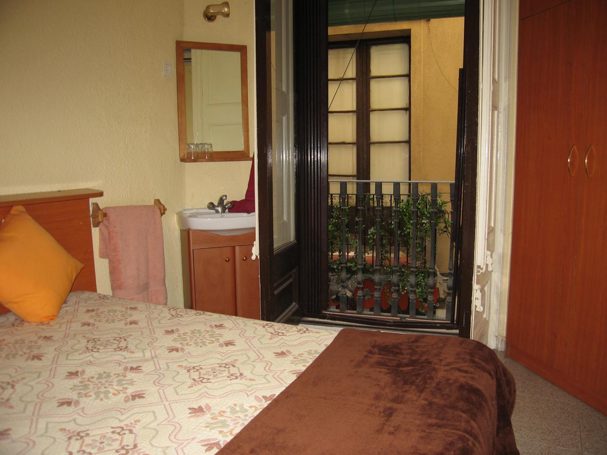 Pension Colmenero Barcelona Exterior photo